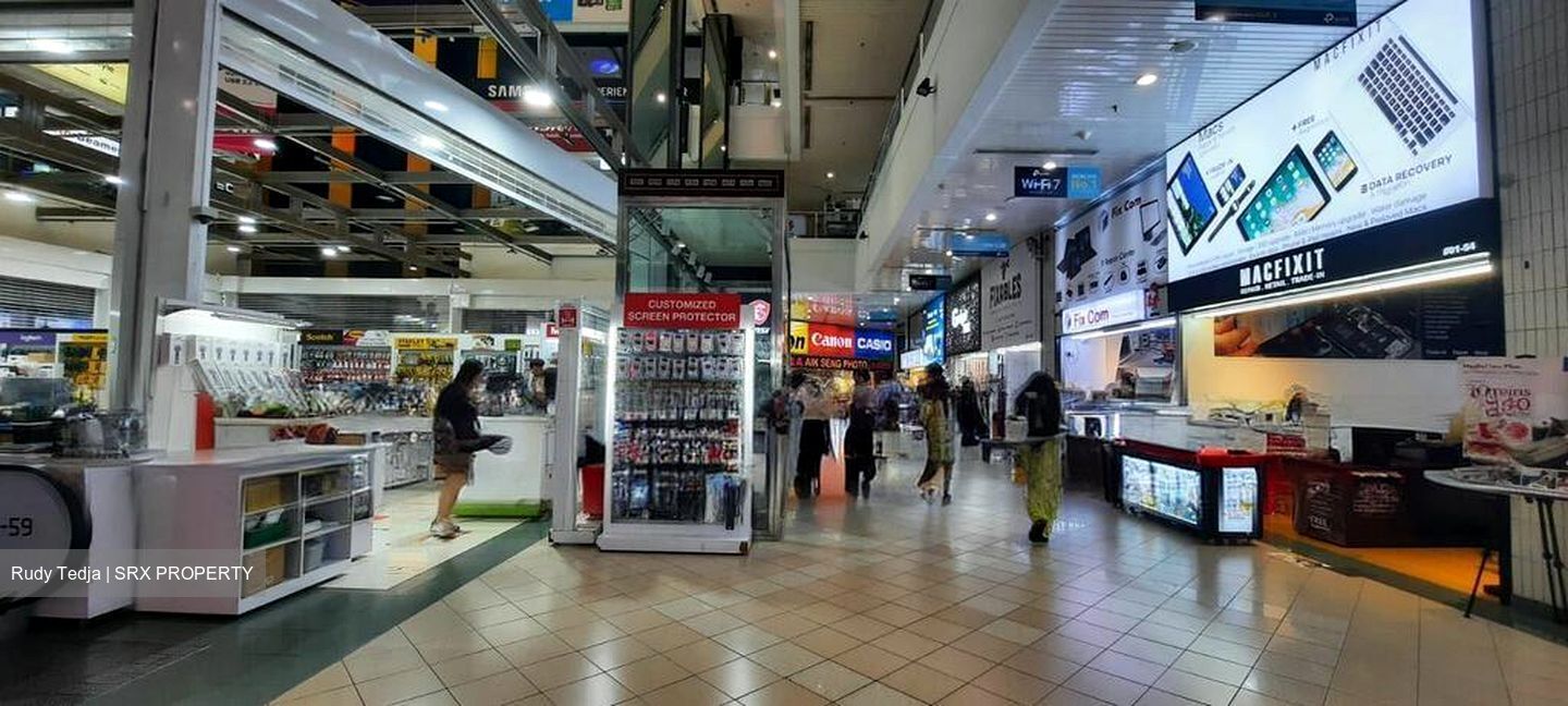 Sim Lim Square (D7), Shop House #498278161